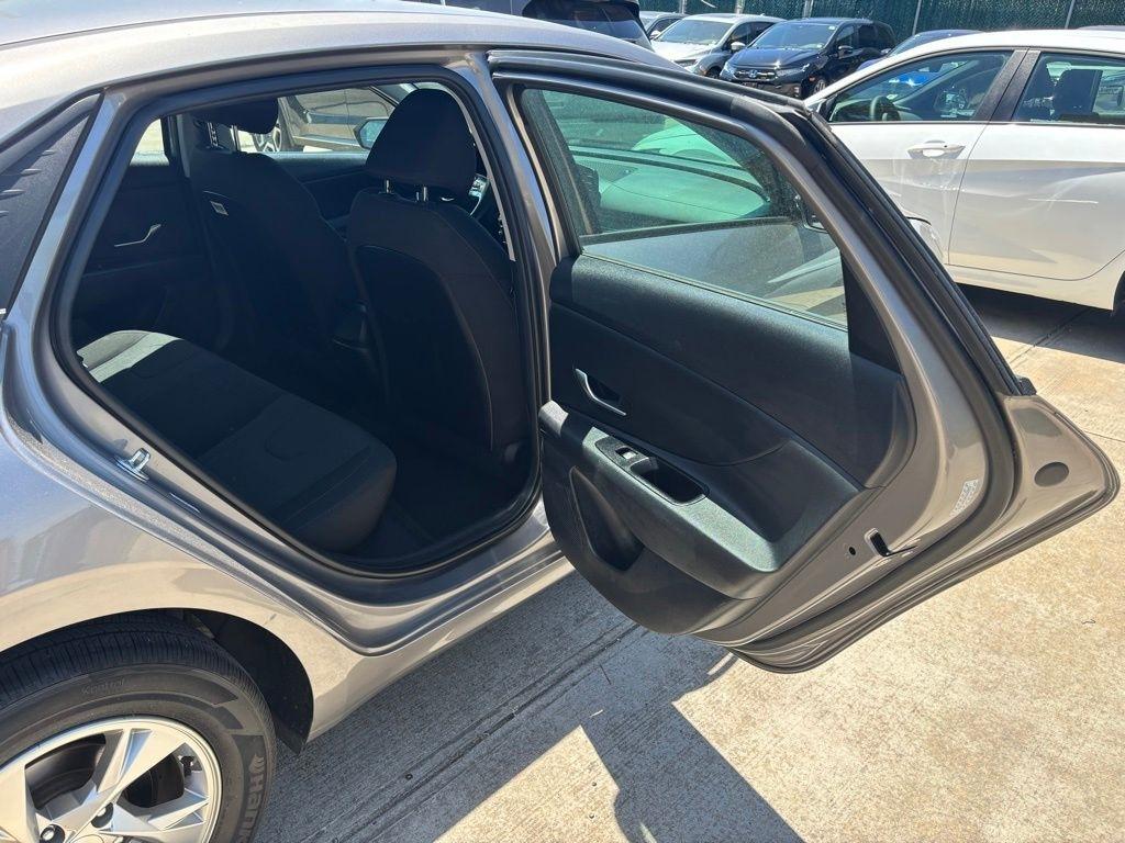 Hyundai Elantra  2023