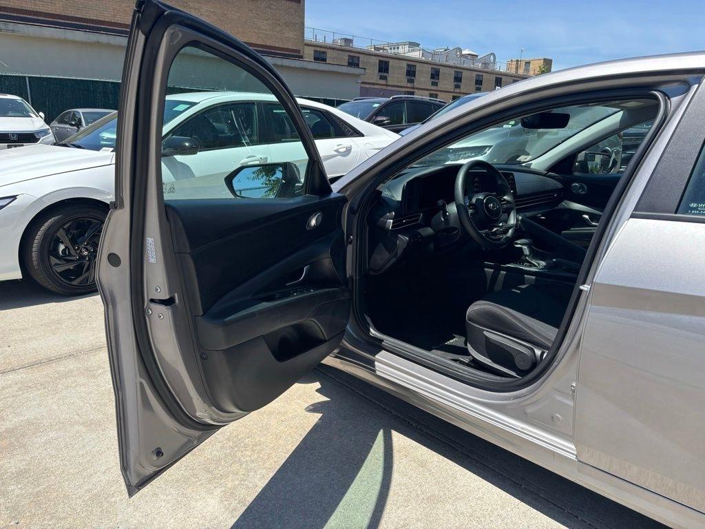 Hyundai Elantra  2023