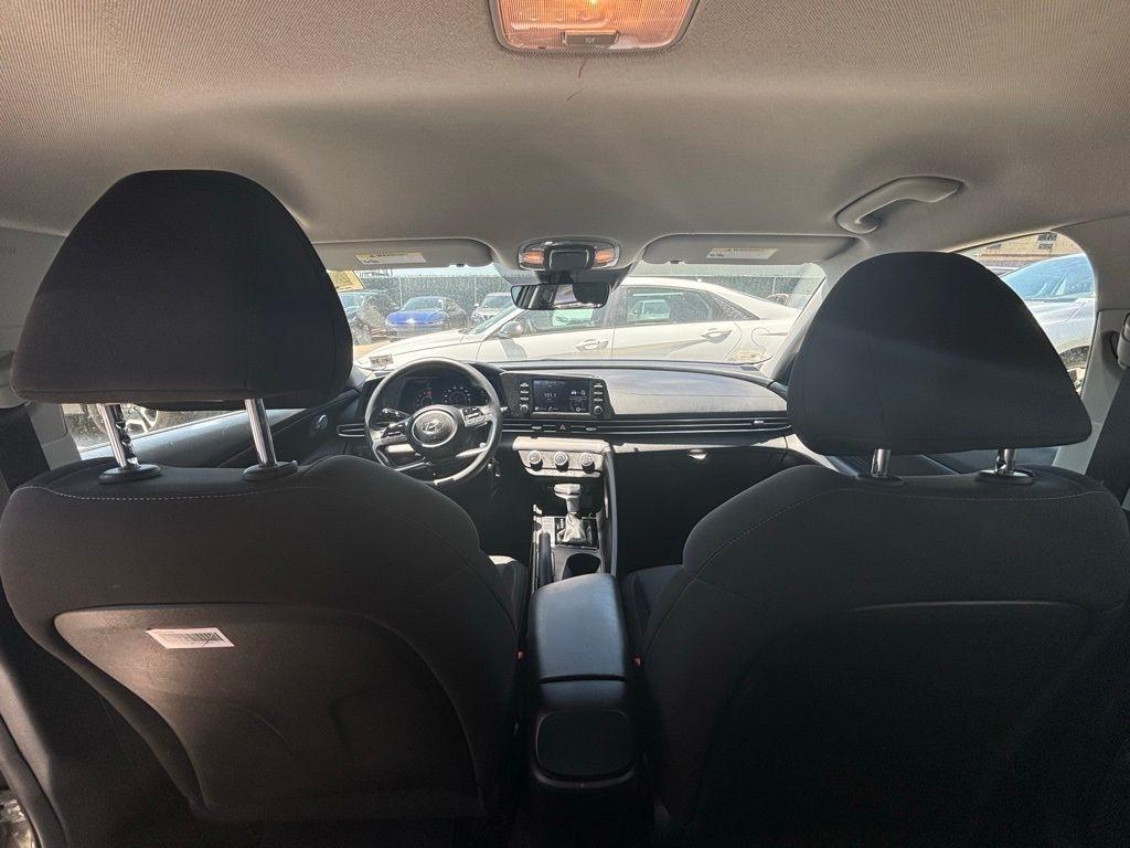 Hyundai Elantra  2023