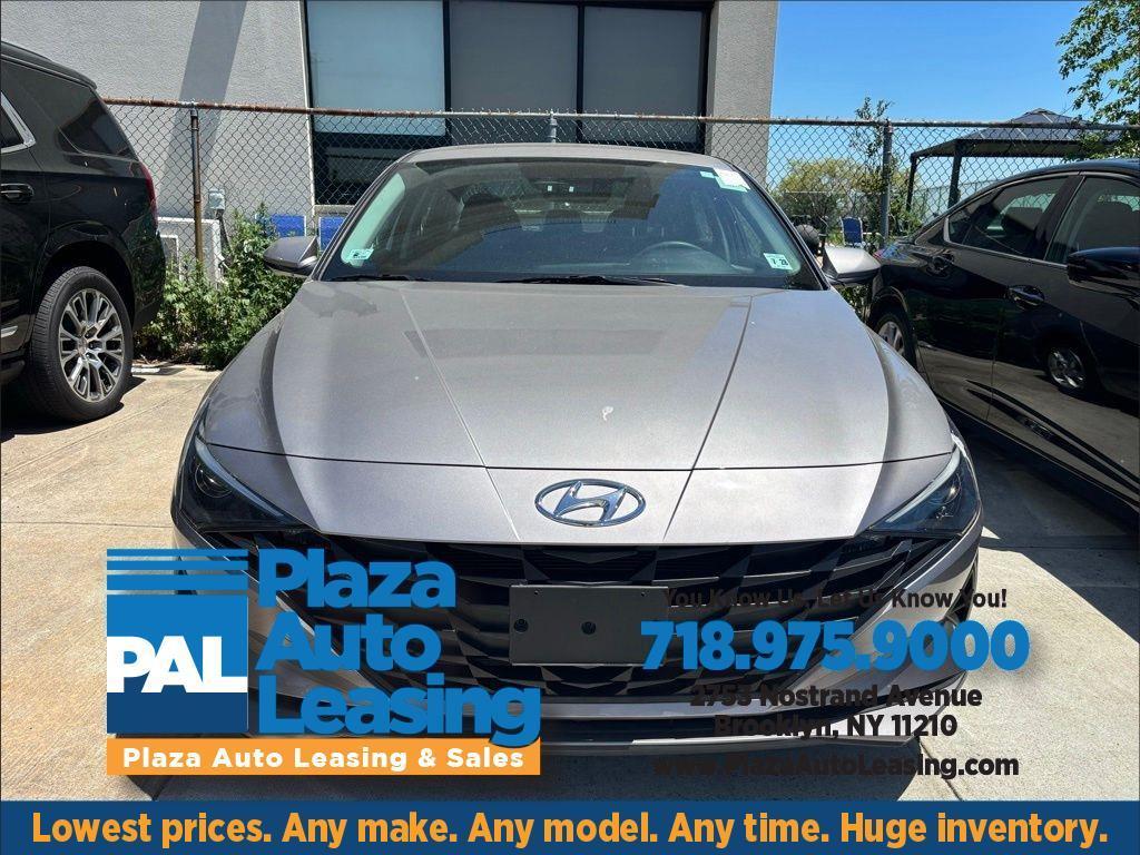 2023 Hyundai Elantra SE