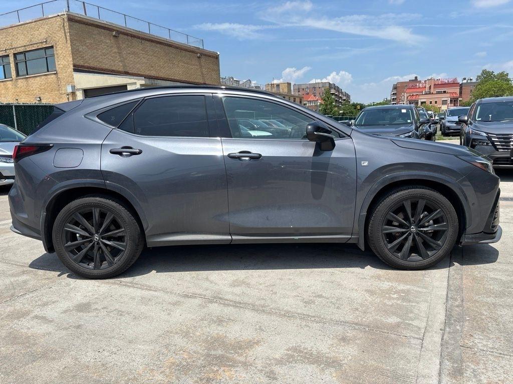 Lexus NX  2025