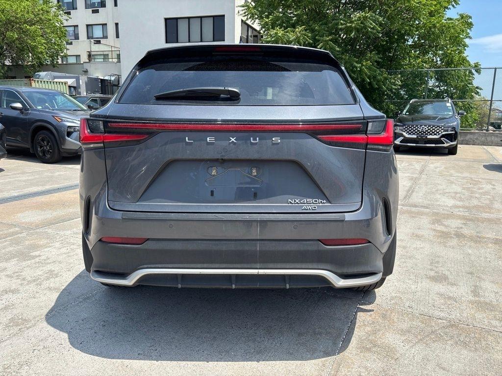 Lexus NX  2025