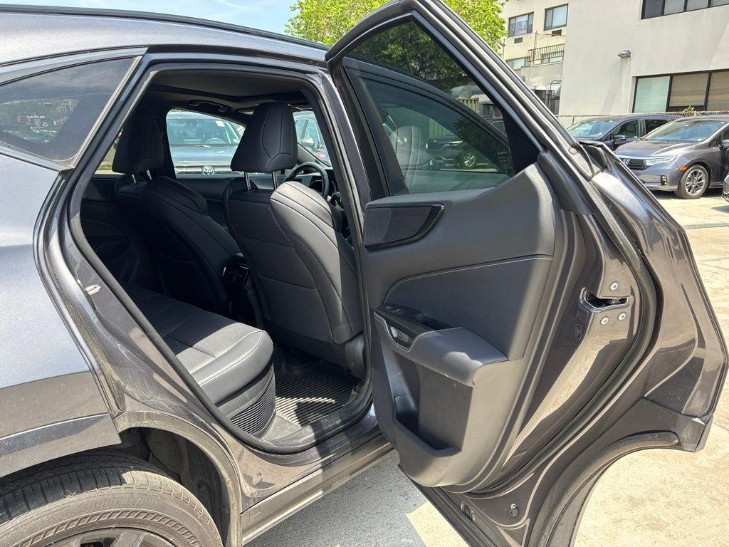 Lexus NX  2025
