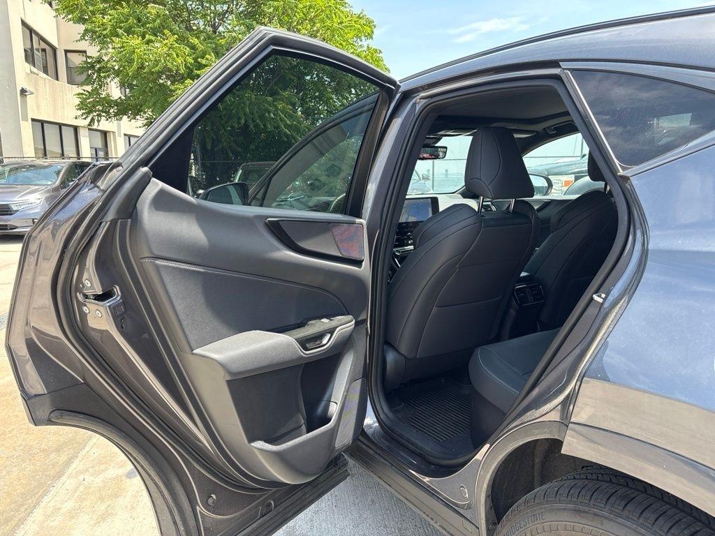 Lexus NX  2025