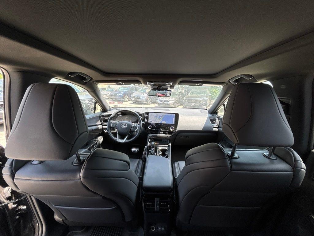 Lexus NX  2025