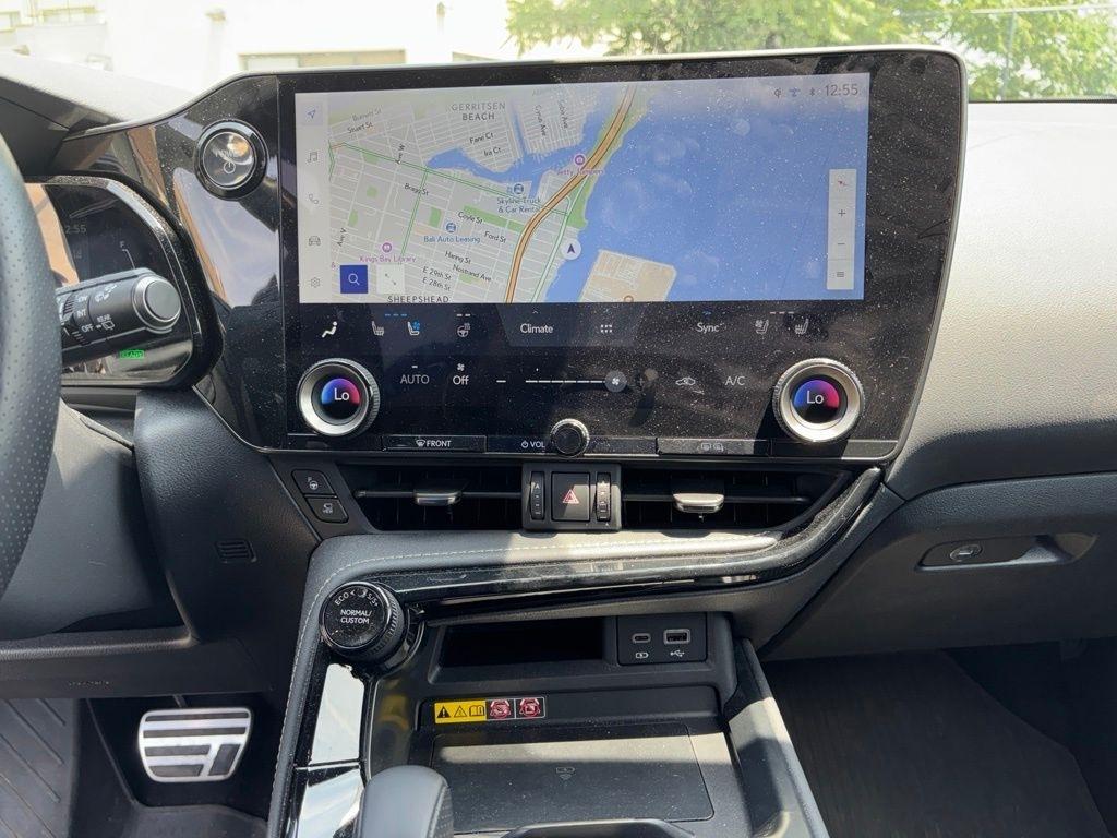 Lexus NX  2025