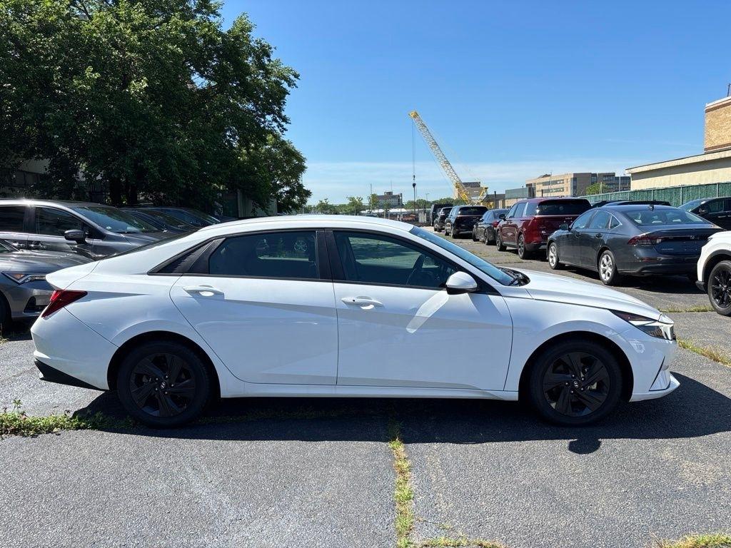 Hyundai Elantra  2023