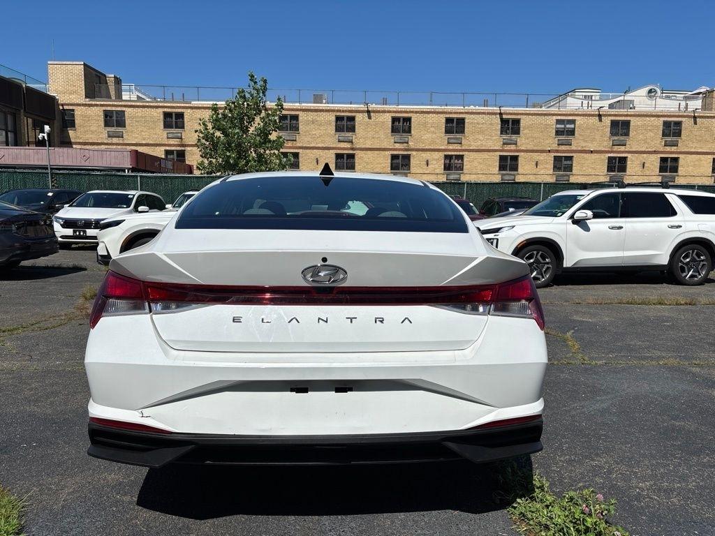 Hyundai Elantra  2023