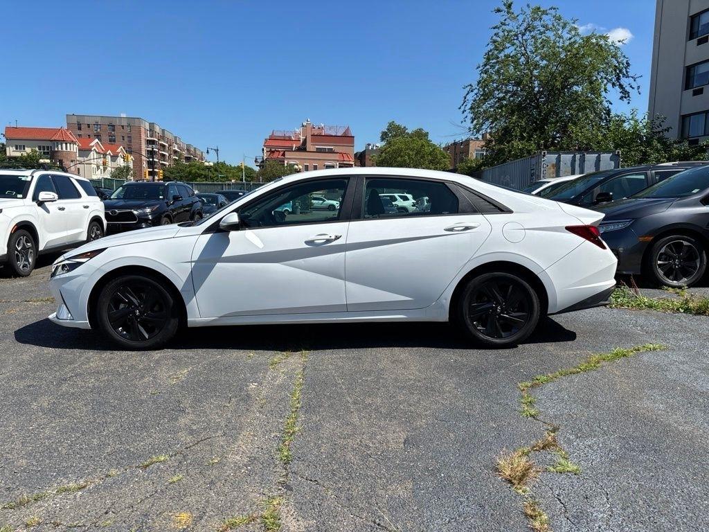 Hyundai Elantra  2023