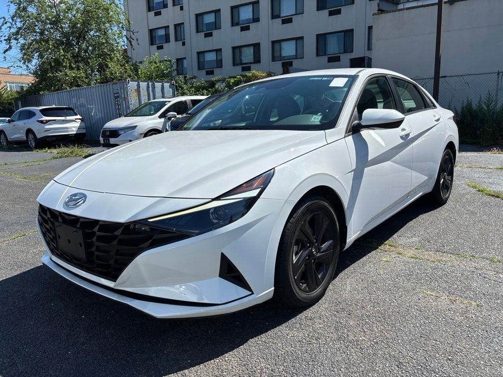 Hyundai Elantra  2023