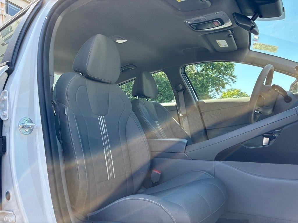 Hyundai Elantra  2023