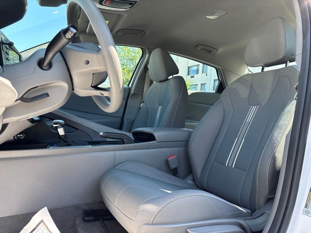 Hyundai Elantra  2023