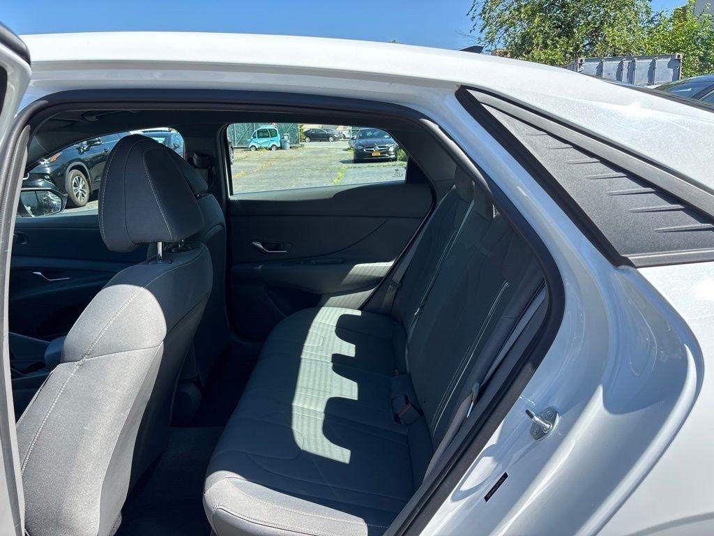 Hyundai Elantra  2023