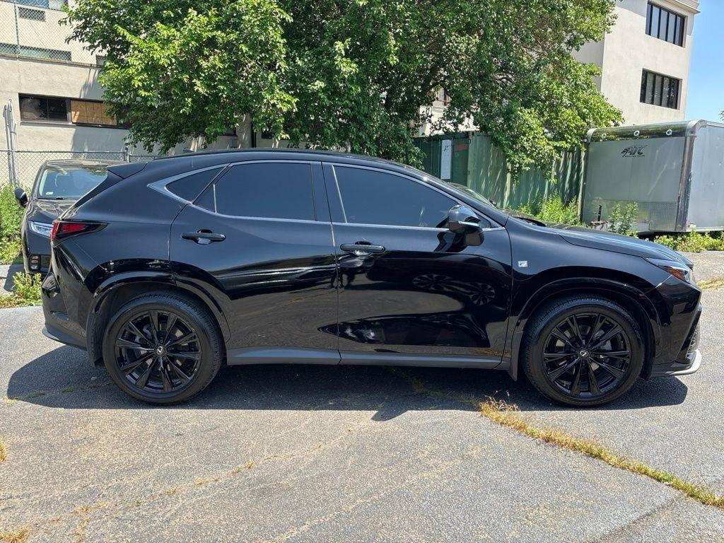 Lexus NX  2025