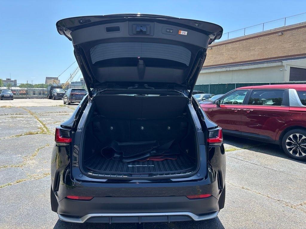 Lexus NX  2025
