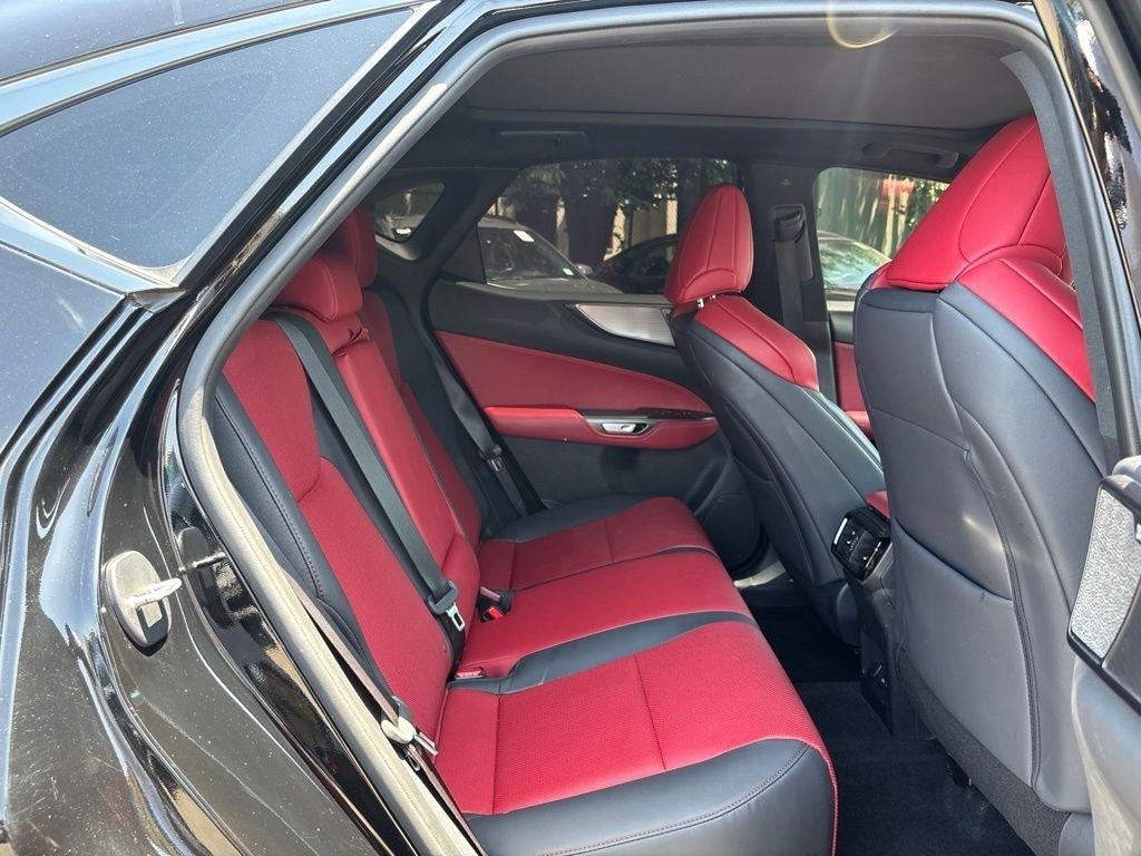 Lexus NX  2025