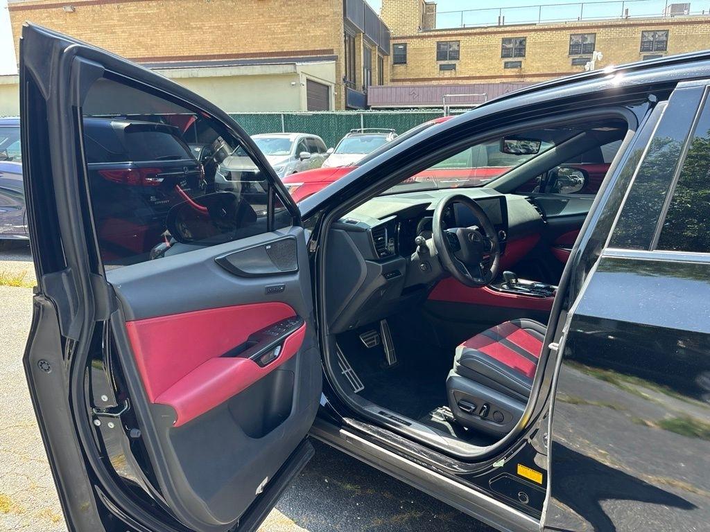 Lexus NX  2025