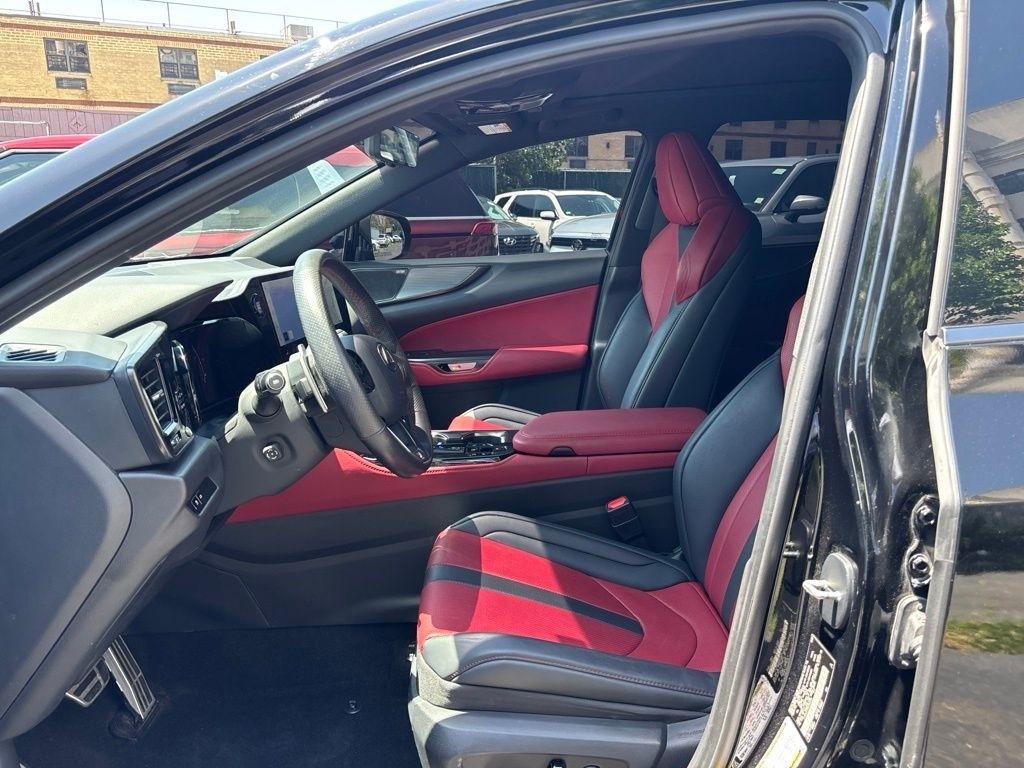 Lexus NX  2025