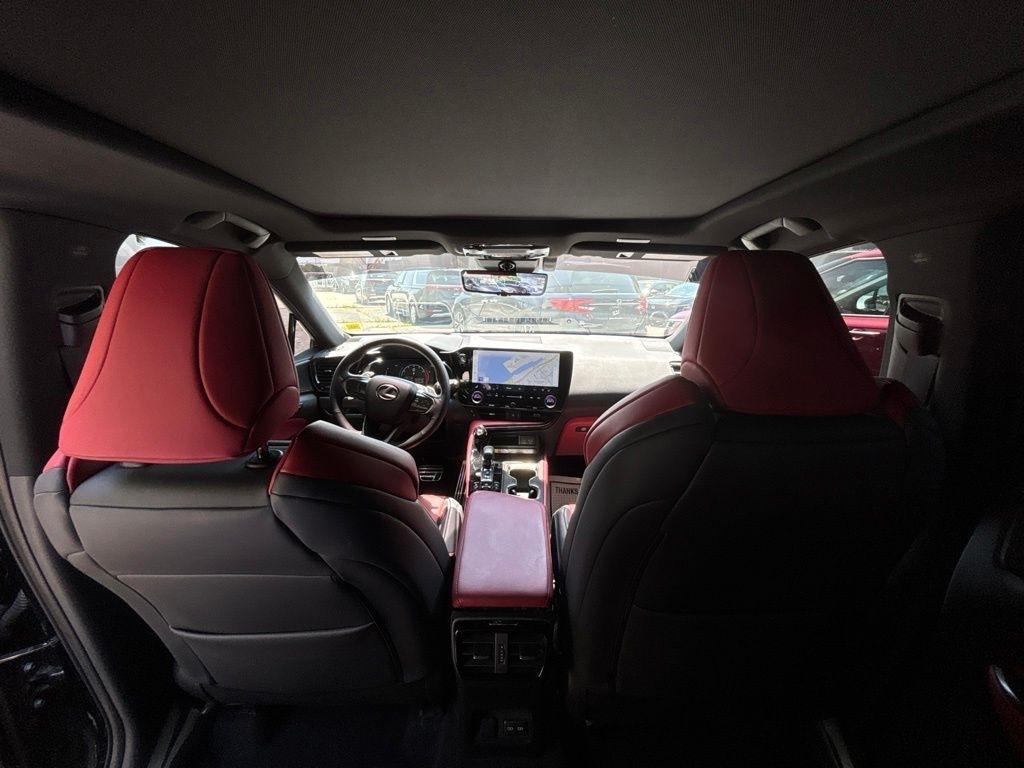 Lexus NX  2025