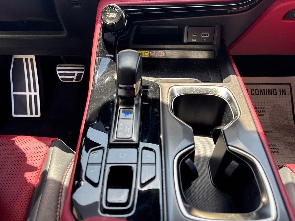 Lexus NX  2025