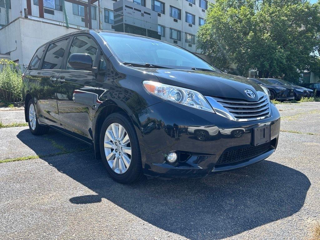 Toyota Sienna  2016
