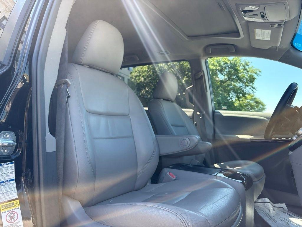 Toyota Sienna  2016