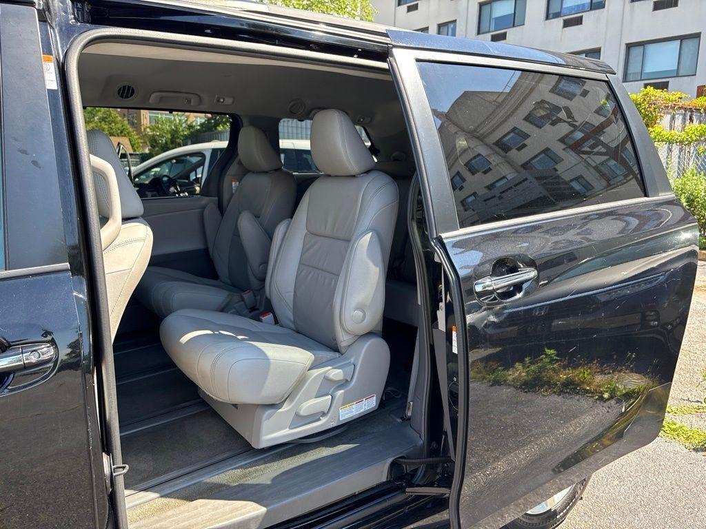 Toyota Sienna  2016