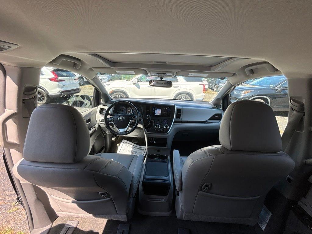 Toyota Sienna  2016