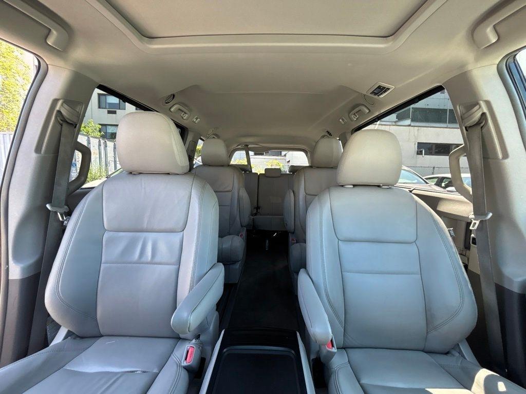 Toyota Sienna  2016