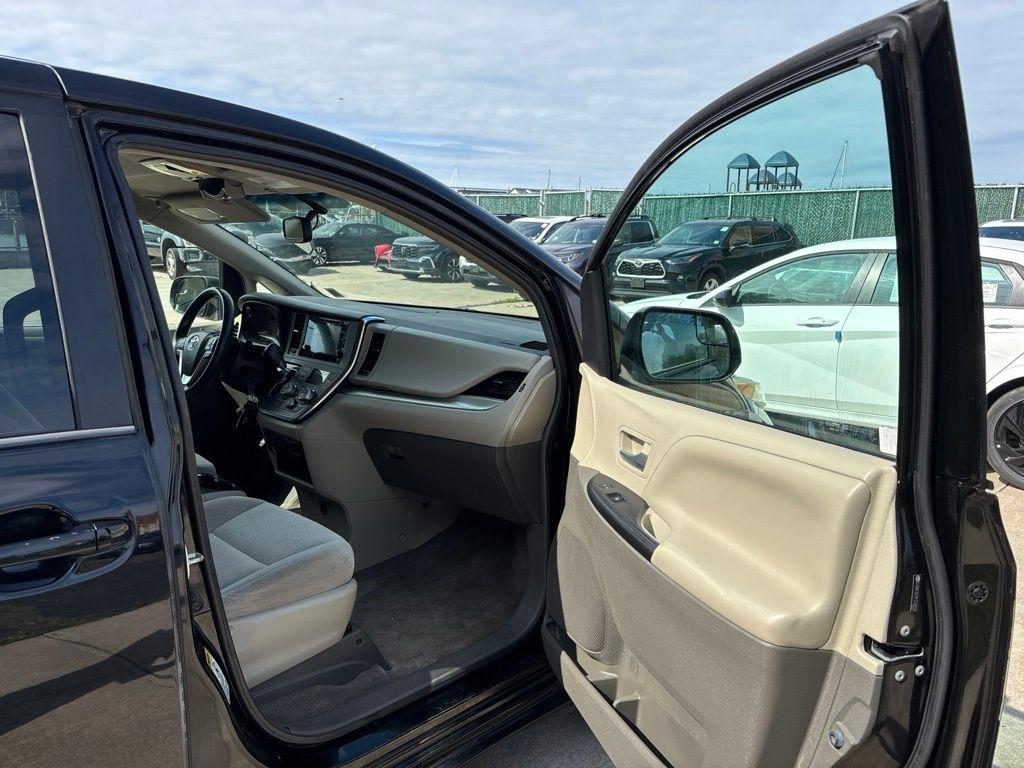 Toyota Sienna  2015