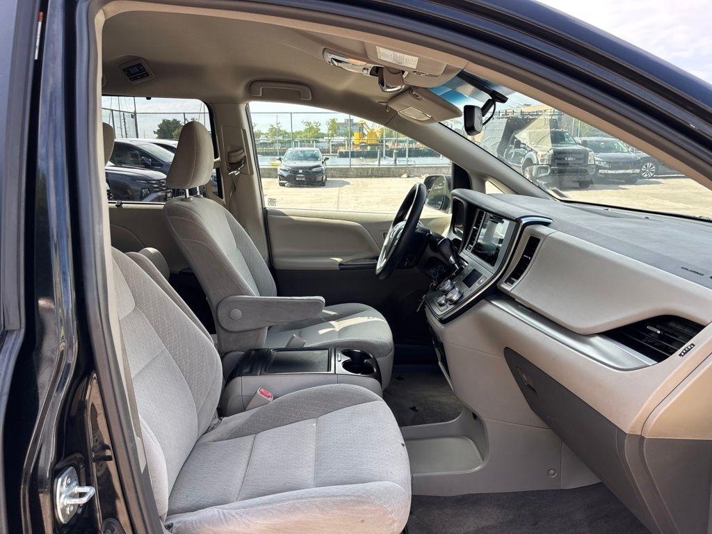 Toyota Sienna  2015