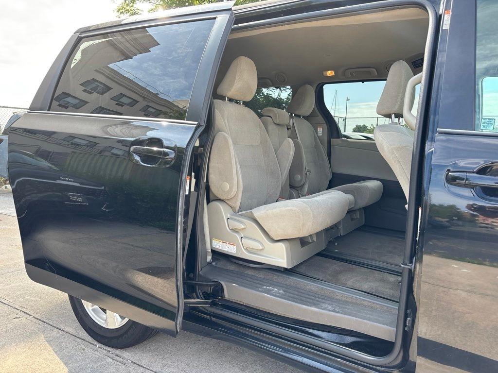 Toyota Sienna  2015