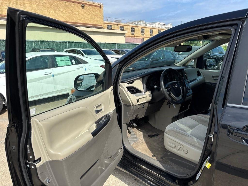 Toyota Sienna  2015