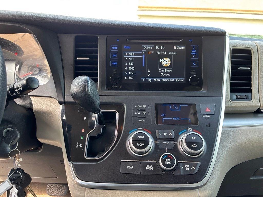 Toyota Sienna  2015