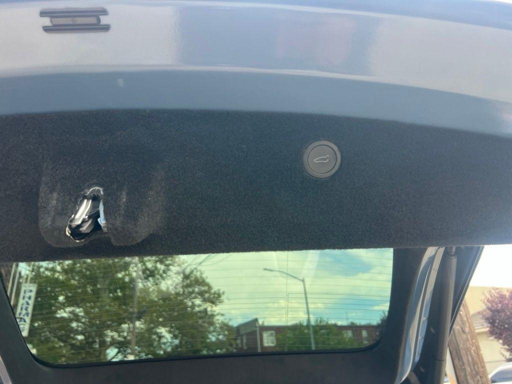 Tesla Model X  2026