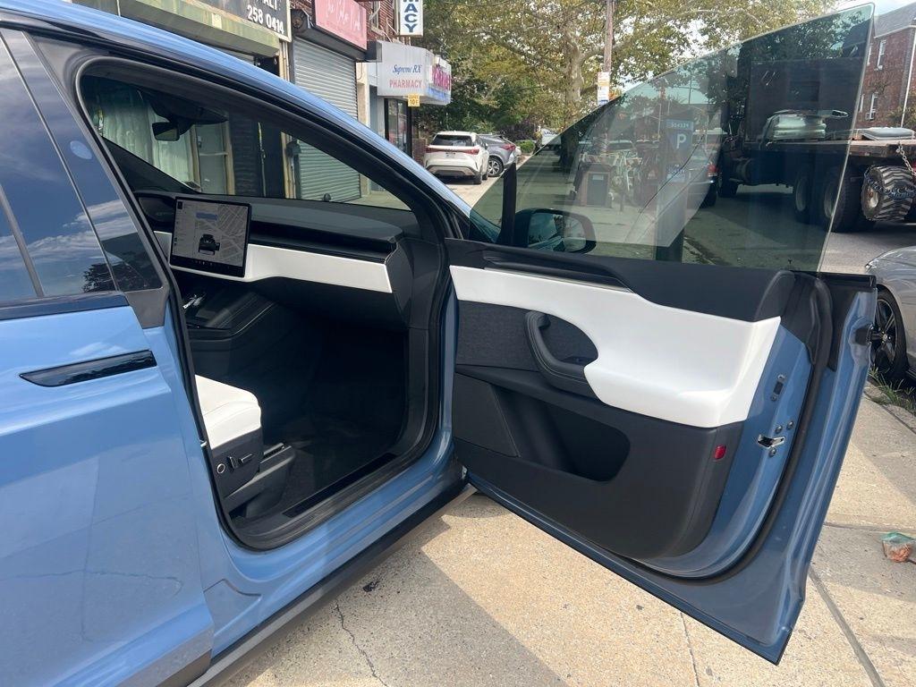 Tesla Model X  2026