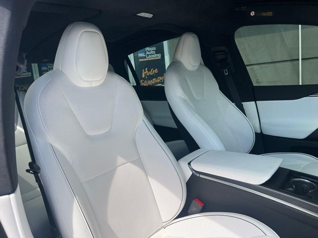 Tesla Model X  2026