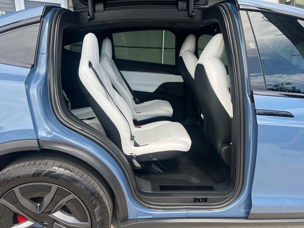 Tesla Model X  2026