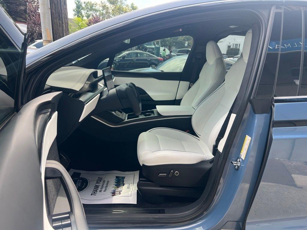 Tesla Model X  2026