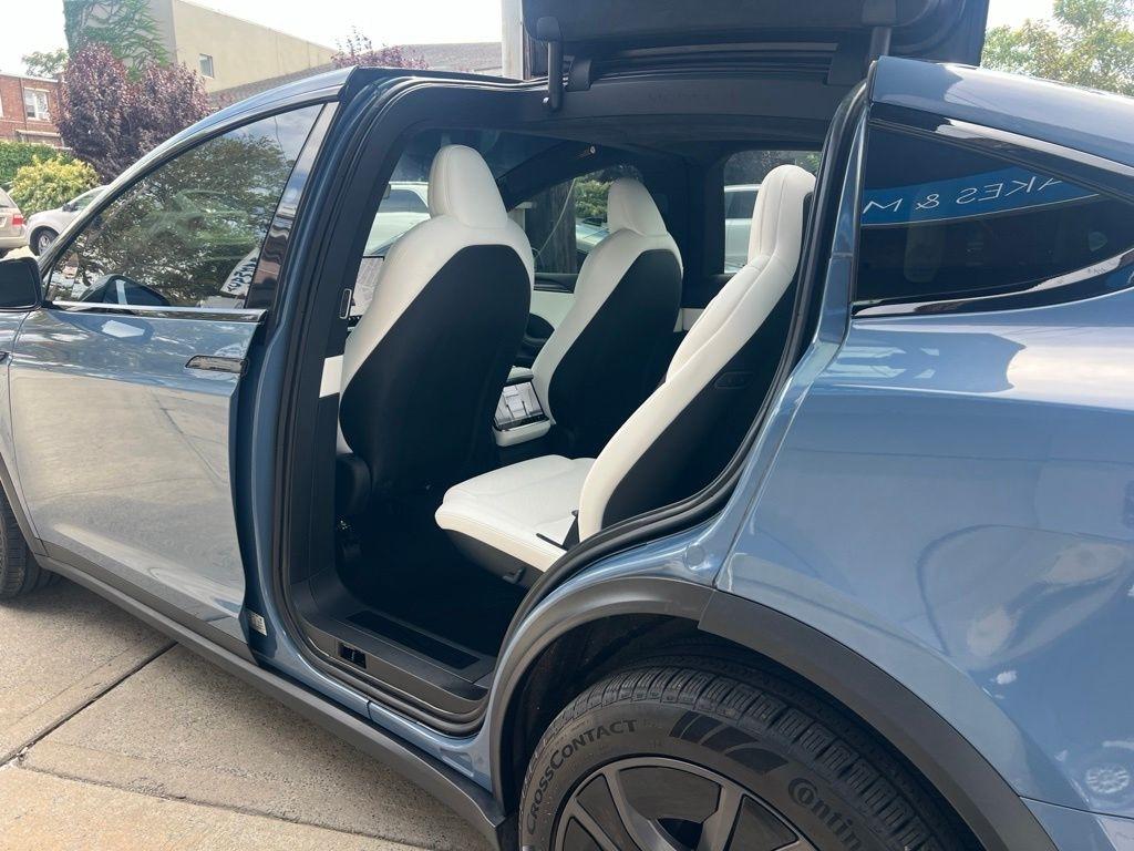 Tesla Model X  2026