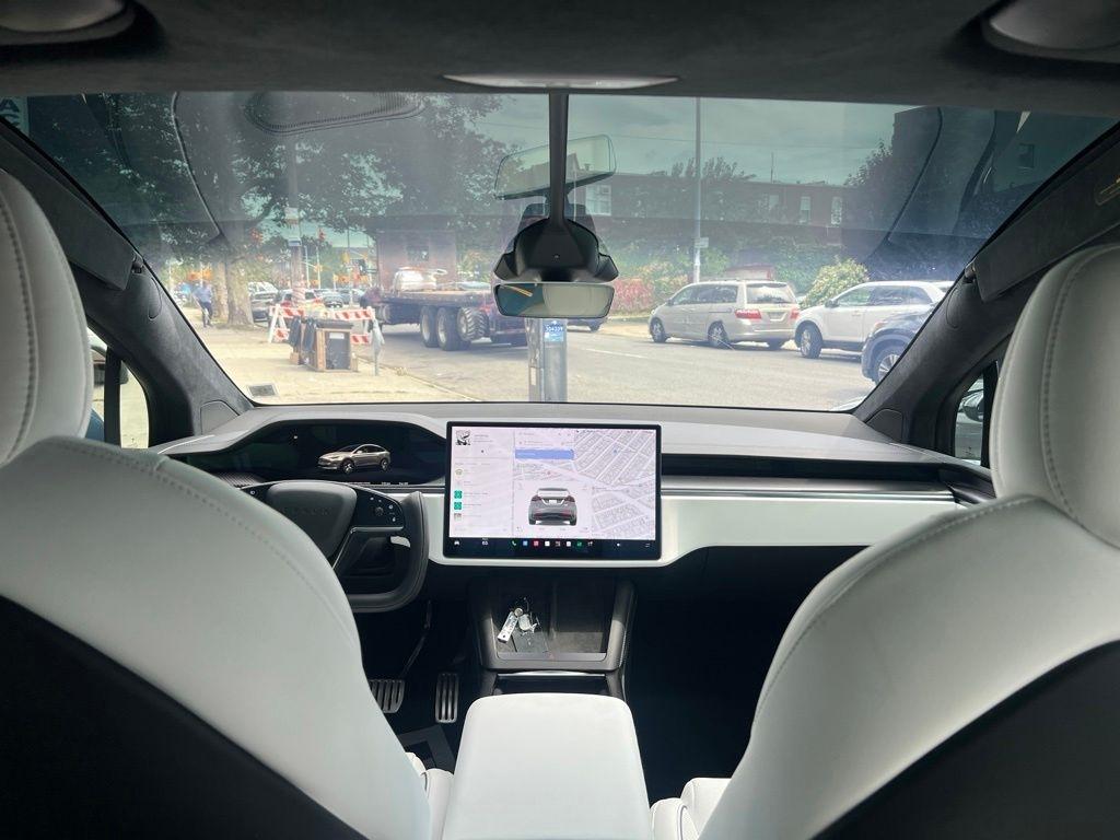 Tesla Model X  2026
