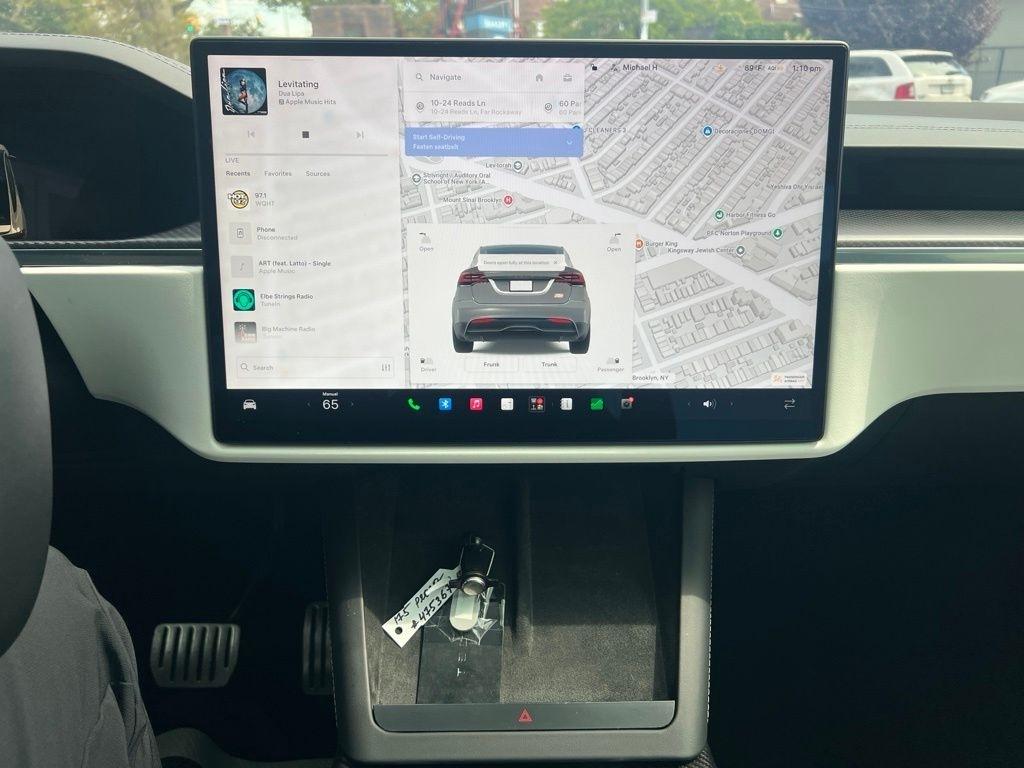Tesla Model X  2026