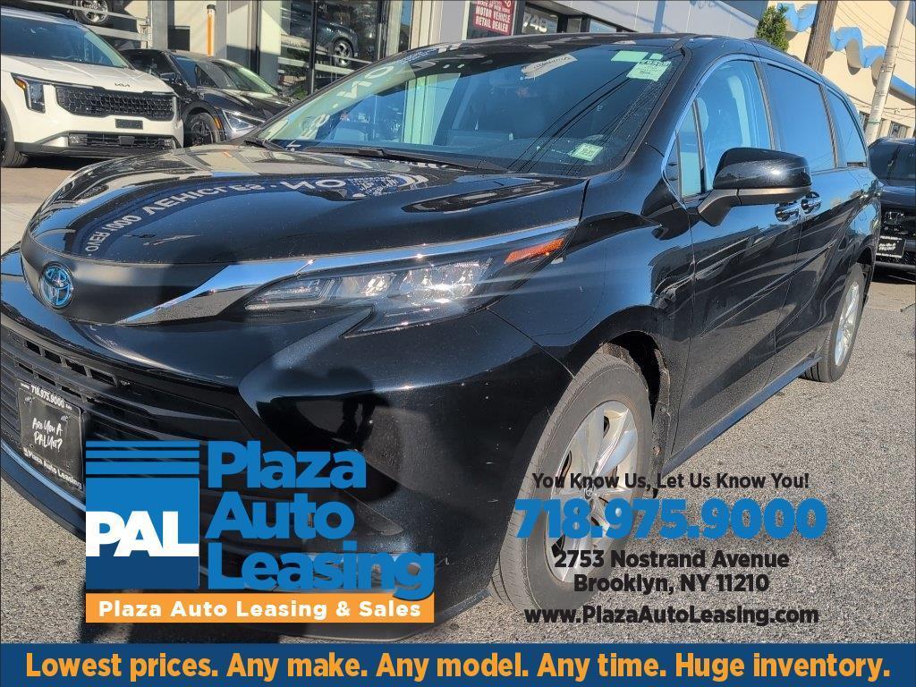 2024 Toyota Sienna XLE