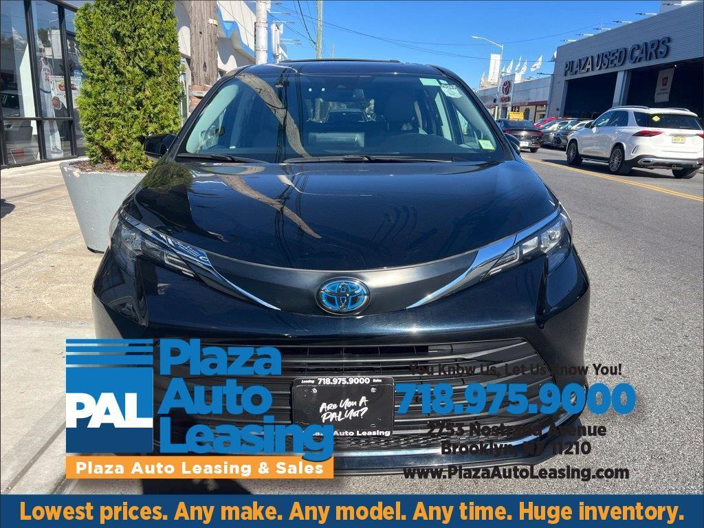 2024 Toyota Sienna XLE