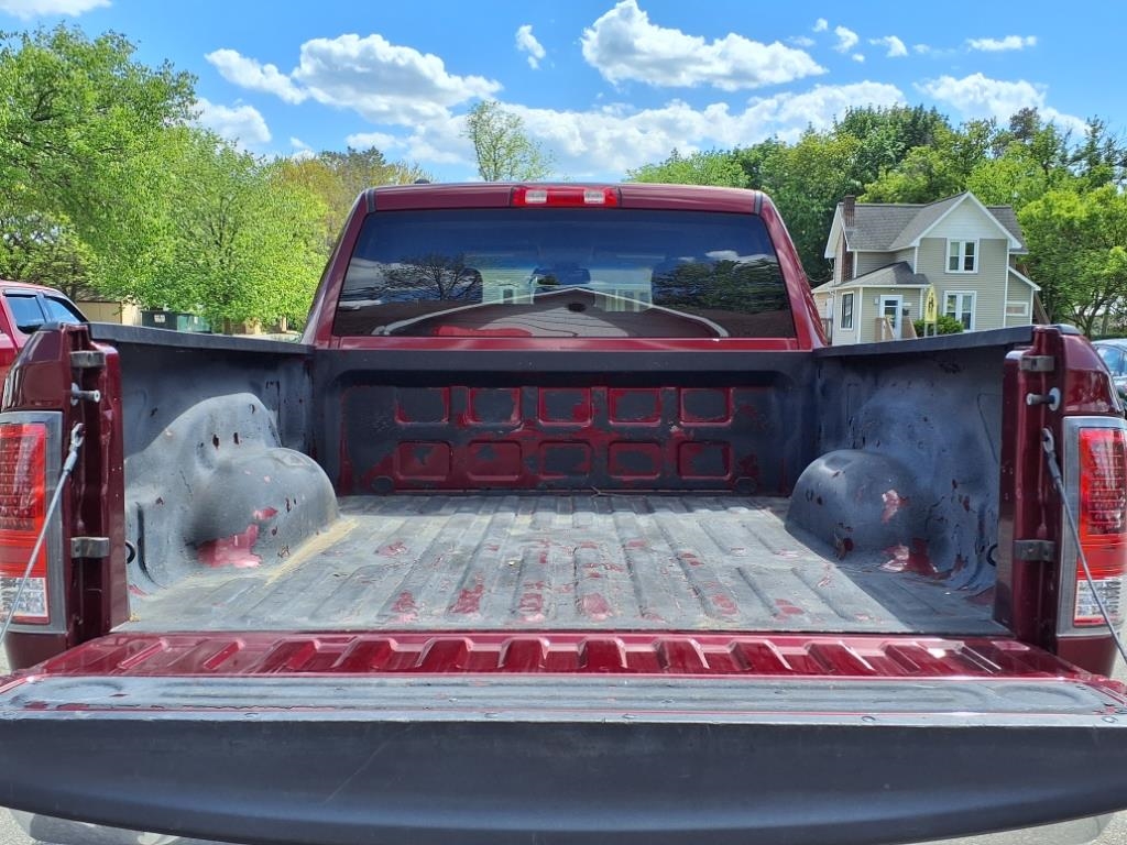 RAM 1500 Classic ST 4x4 Quad Cab 6'4" Box 2019 RAM 1500 Classic ST 4x4 Quad Cab 6'4" Box 2019