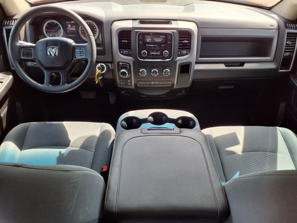 RAM 1500 Classic ST 4x4 Quad Cab 6'4" Box 2019 RAM 1500 Classic ST 4x4 Quad Cab 6'4" Box 2019