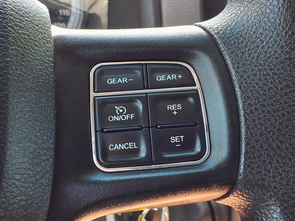 RAM 1500 Classic ST 4x4 Quad Cab 6'4" Box 2019 RAM 1500 Classic ST 4x4 Quad Cab 6'4" Box 2019