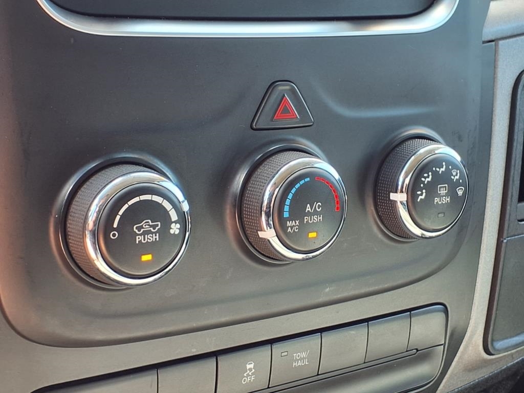 RAM 1500 Classic ST 4x4 Quad Cab 6'4" Box 2019 RAM 1500 Classic ST 4x4 Quad Cab 6'4" Box 2019