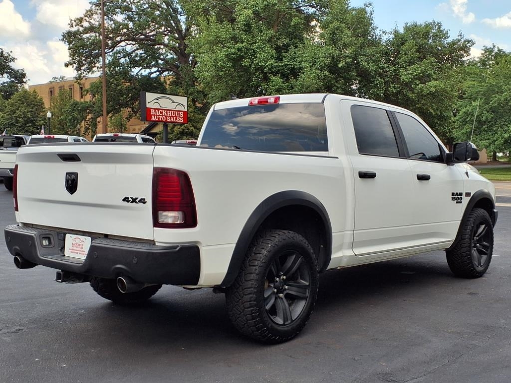 RAM 1500 Classic Warlock 4x4 Crew Cab 5'7" Box 2022 RAM 1500 Classic Warlock 4x4 Crew Cab 5'7" Box 2022