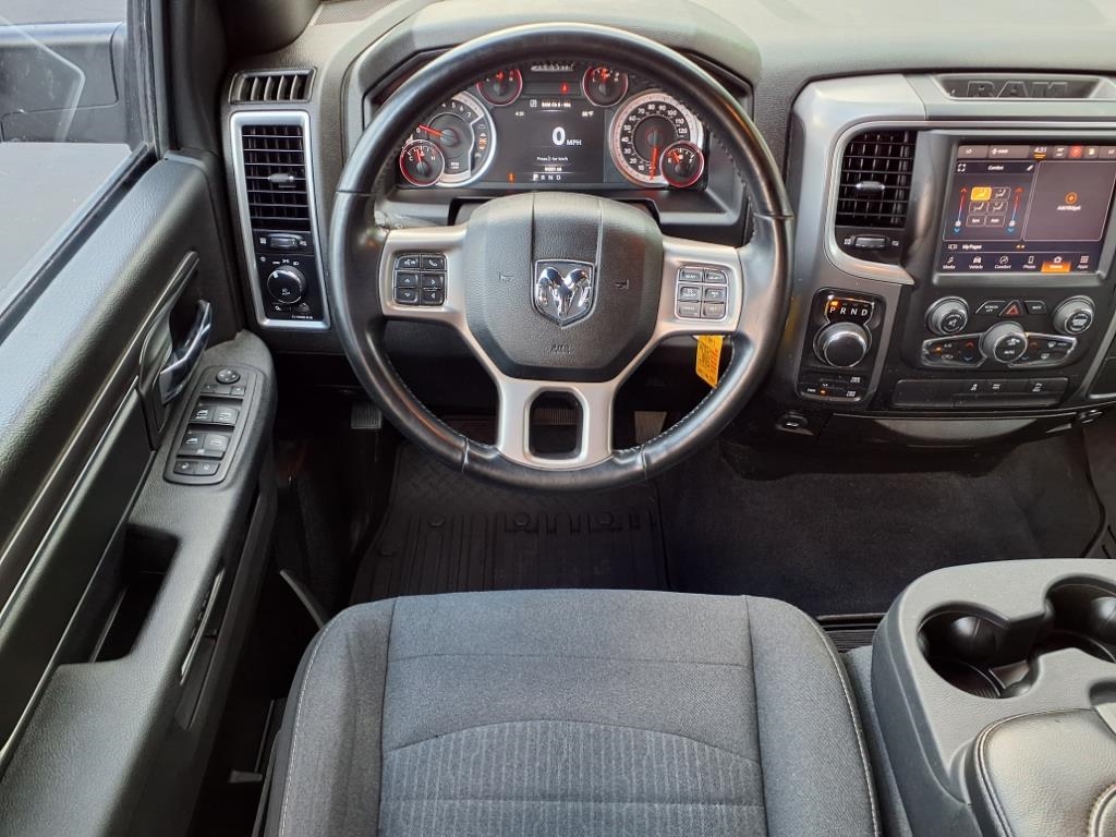 RAM 1500 Classic Warlock 4x4 Crew Cab 5'7" Box 2022